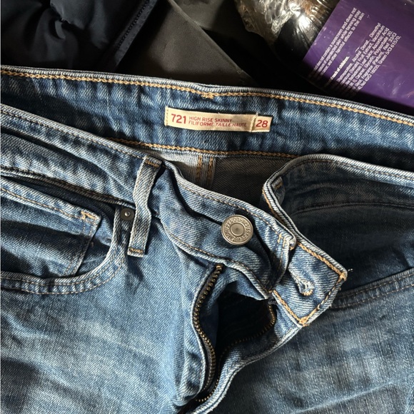 Levi Blue Denim Jeans - Picture 2 of 2